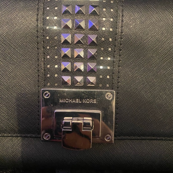 Michael Kors Tina leather Clutch - Picture 3 of 4